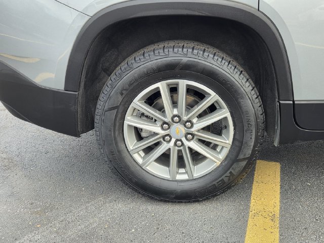 Certified 2023 Chevrolet Traverse LT FWD image 9