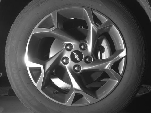 Used 2025 Chevrolet Trax LT FWD image 15