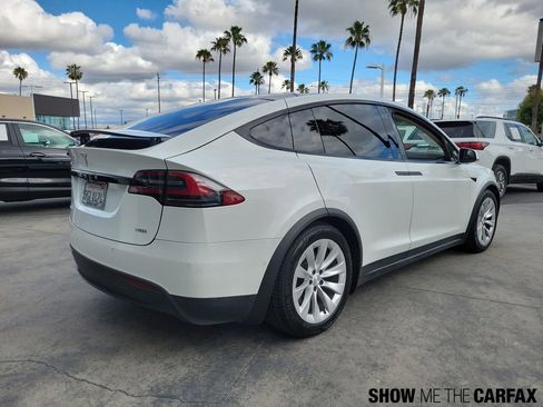 Used 2018 Tesla Model X 75D AWD/4WD image 4