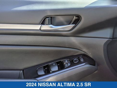 Used 2024 Nissan Altima 2.5 SR w/ SR Premium Package AWD/4WD image 13