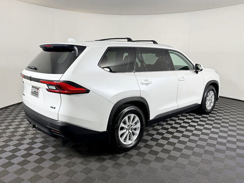 Used 2024 Toyota Grand Highlander XLE image 7