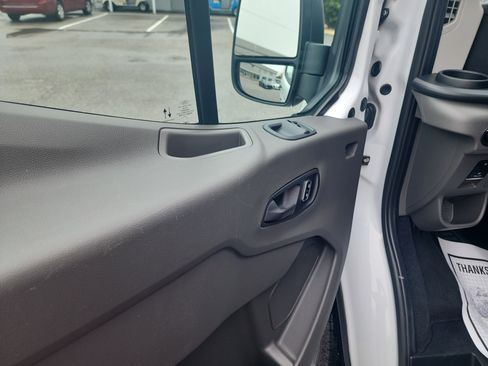 Used 2023 Ford Transit 350 XLT image 11