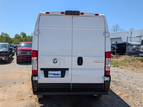 Used 2024 RAM ProMaster 2500 w/ Convenience Group image 4
