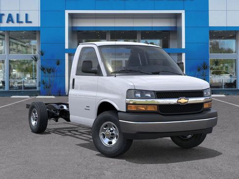 New 2025 Chevrolet Express 3500 3500 Van 139 w/ Power Convenience Package image 7