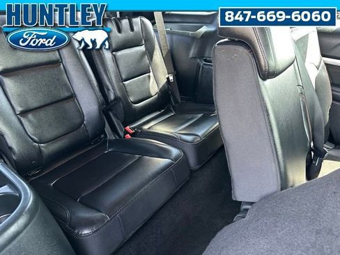 Used 2019 Ford Explorer XLT w/ Equipment Group 202A AWD/4WD image 10