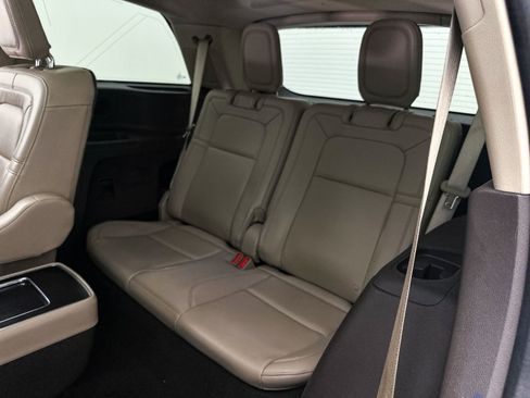 Used 2022 Lincoln Aviator Reserve w/ Equipment Group 201A AWD/4WD image 10