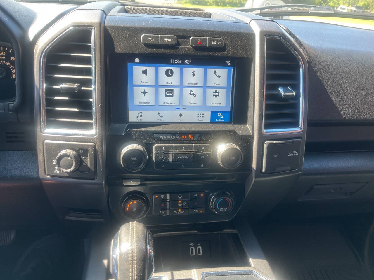 Used 2016 Ford F150 XLT w/ Equipment Group 302A Luxury AWD/4WD image 28