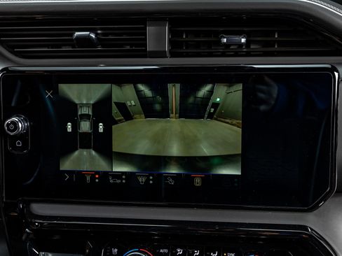 Used 2025 GMC Sierra 2500 AT4X image 25