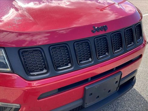 Used 2019 Jeep Compass Latitude AWD/4WD image 30