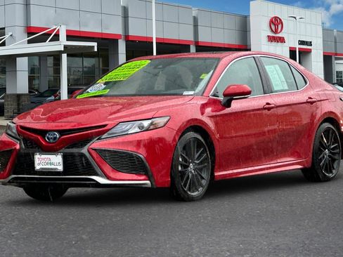 Used 2022 Toyota Camry XSE w/ Navigation Upgrade Package image 8