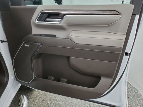 Used 2024 Chevrolet Silverado 2500 LTZ w/ LTZ Premium Package image 21