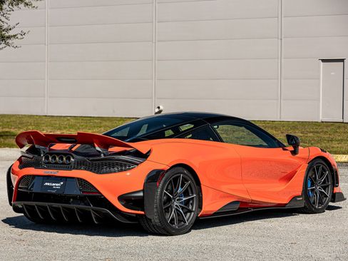 Used 2021 McLaren 765LT image 23