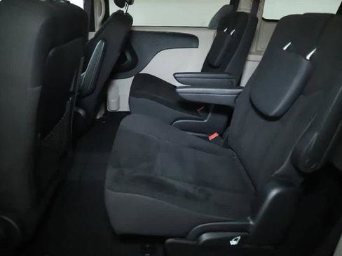 Certified 2019 Dodge Grand Caravan SE FWD image 14