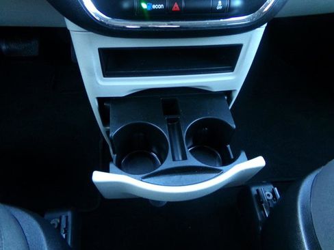 Used 2019 Dodge Grand Caravan SE w/ UConnect Hands-Free Group image 19