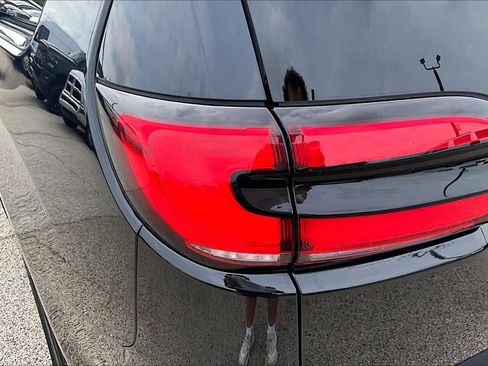 Used 2024 Chrysler Pacifica Touring-L FWD image 29