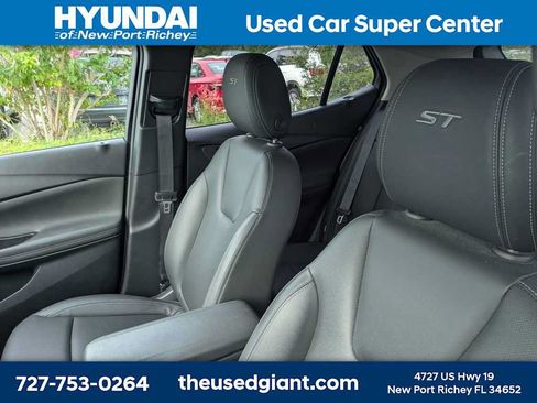 Used 2024 Buick Encore GX Sport Touring FWD image 3