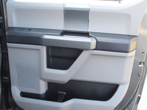 Used 2016 Ford F150 XLT w/ Equipment Group 302A Luxury image 29