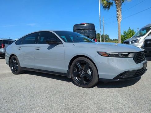 Used 2025 Honda Accord Sport image 2