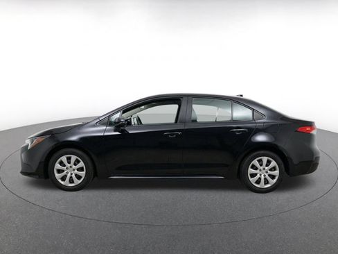 Used 2025 Toyota Corolla LE FWD image 4