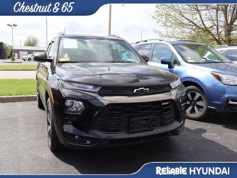 Used 2023 Chevrolet TrailBlazer RS w/ Convenience Package image 2