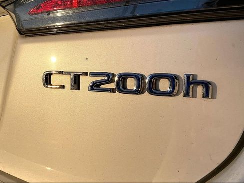 Used 2012 Lexus CT 200h image 8