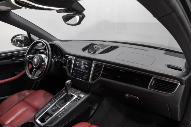 Used 2018 Porsche Macan Sport Edition AWD/4WD image 19