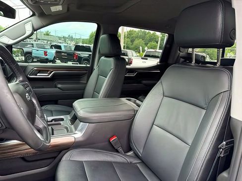 Used 2024 Chevrolet Silverado 1500 LT Trail Boss w/ Convenience Package II AWD/4WD image 19