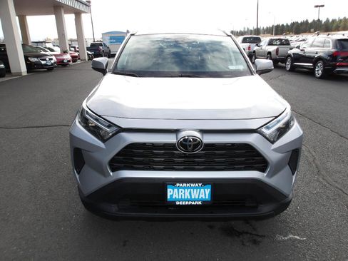 Used 2023 Toyota RAV4 XLE FWD image 8