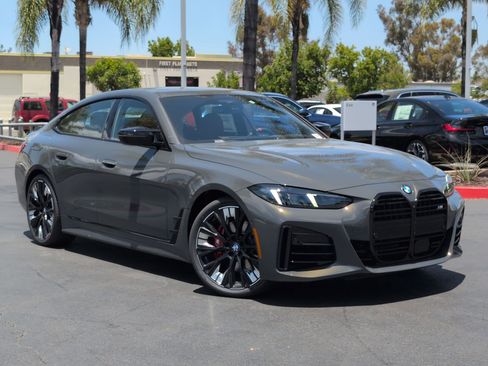 New 2026 BMW M440i w/ Premium Package RWD image 2