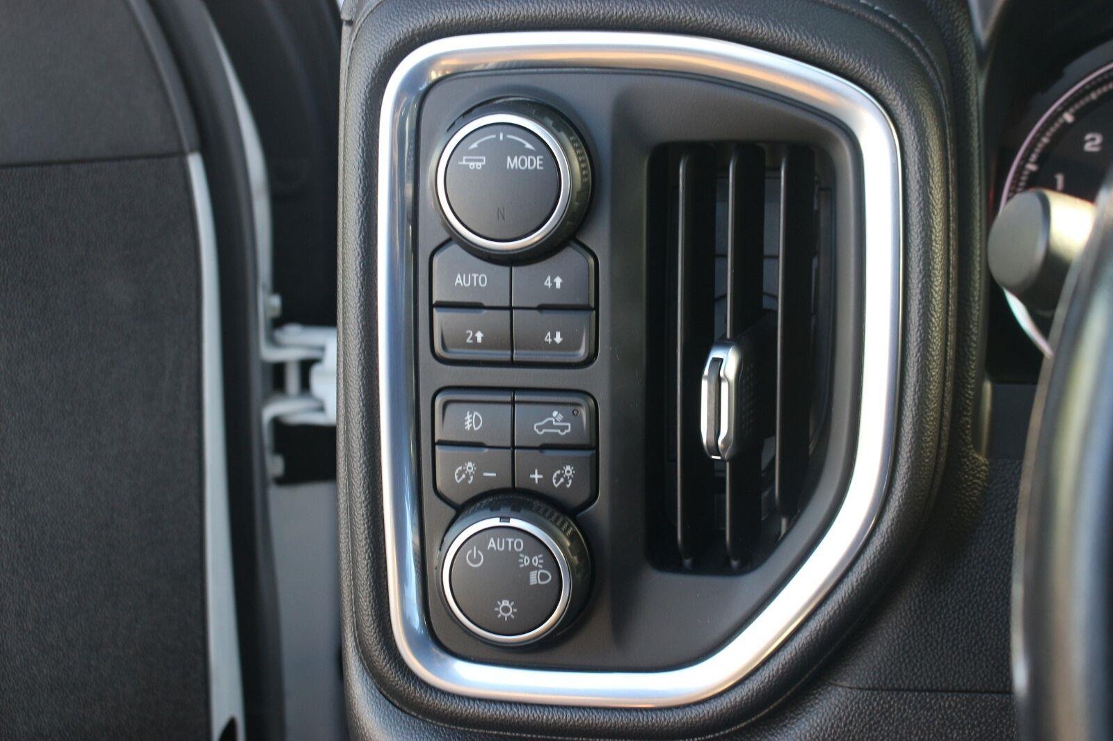 Used 2022 Chevrolet Silverado 1500 RST AWD/4WD image 34