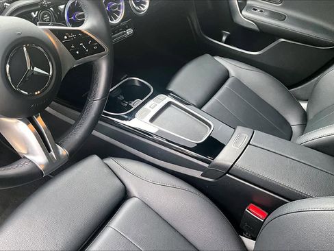 Used 2025 Mercedes-Benz CLA 250 image 14