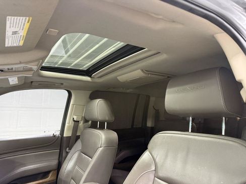 Used 2020 GMC Yukon XL Denali w/ Open Road Package AWD/4WD image 15
