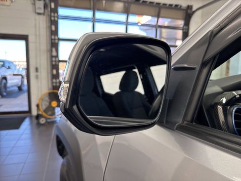 Used 2018 Toyota Tacoma TRD Off-Road image 12