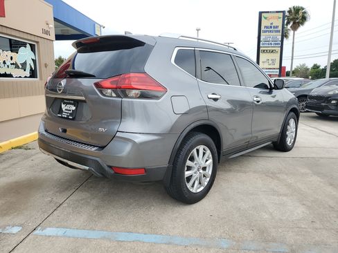 Used 2017 Nissan Rogue SV FWD image 4