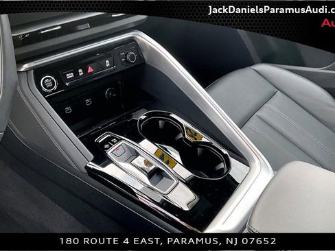 Used 2025 Audi Q5 Premium w/ Convenience Package image 12