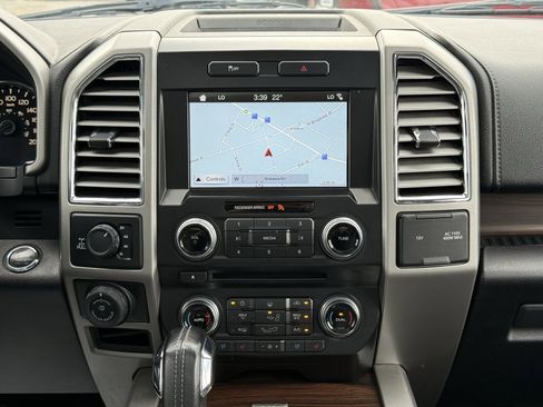 Used 2016 Ford F150 Lariat w/ Equipment Group 502A Luxury image 19