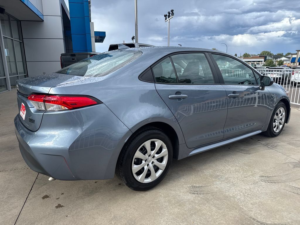 Used 2026 Toyota Corolla LE FWD image 5