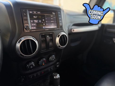 Used 2014 Jeep Wrangler Rubicon w/ Power Convenience Group AWD/4WD image 19