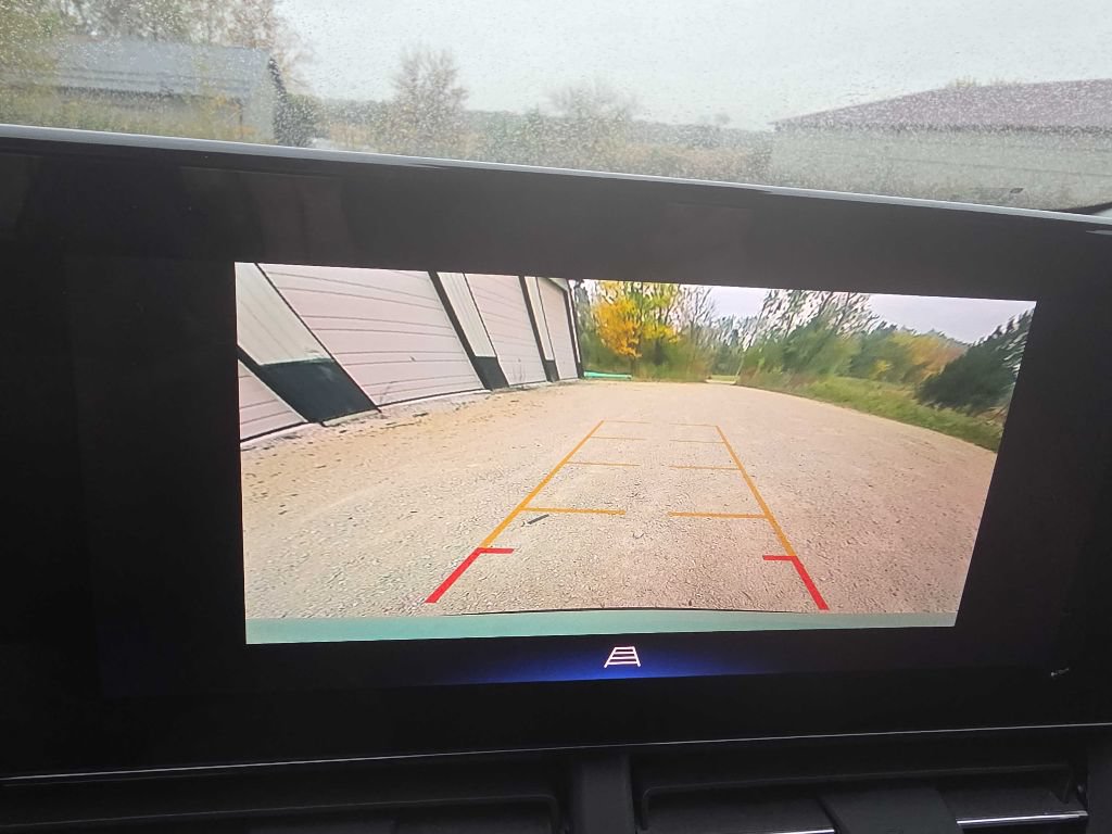 Used 2025 Chevrolet Trax ACTIV FWD image 16