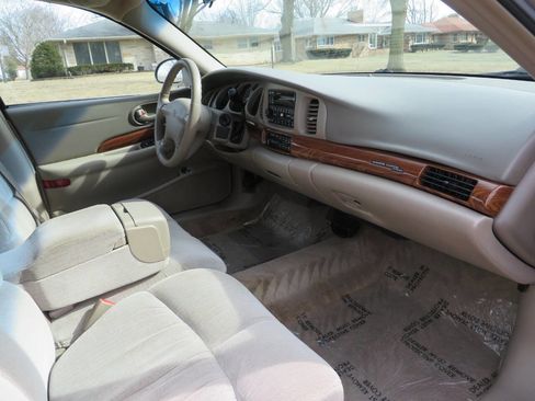 Used 2000 Buick Le Sabre Custom w/ Premium Opt Pkg image 15