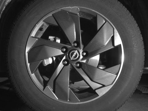 Used 2025 Nissan Rogue SV image 12