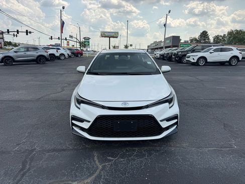 Used 2024 Toyota Corolla SE image 3
