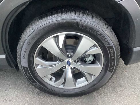 Used 2023 Subaru Ascent Premium w/ Convenience Package image 7