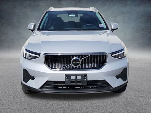 New 2025 Volvo XC40 B5 Core w/ Climate Package image 5