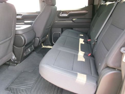Used 2023 Chevrolet Silverado 1500 LT AWD/4WD image 9