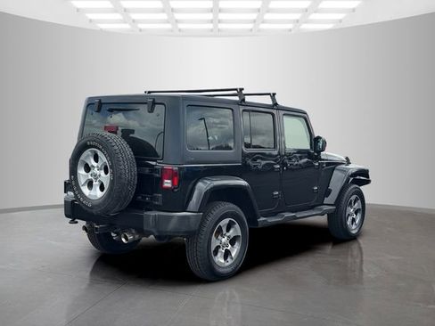Used 2018 Jeep Wrangler Unlimited Sahara image 7