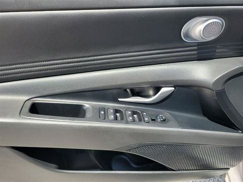 Used 2025 Hyundai Elantra SEL FWD image 6