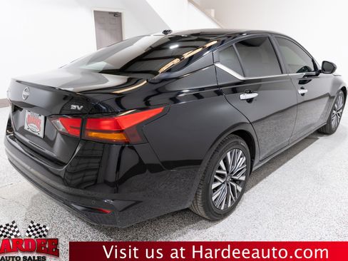 Used 2024 Nissan Altima 2.5 SV FWD image 5