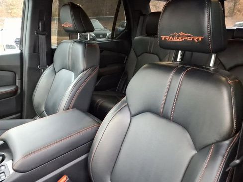 Used 2023 Honda Pilot TrailSport image 13