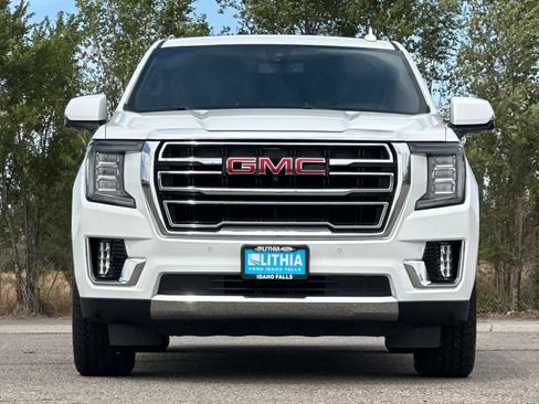 Used 2022 GMC Yukon XL SLT w/ SLT Premium Package AWD/4WD image 10